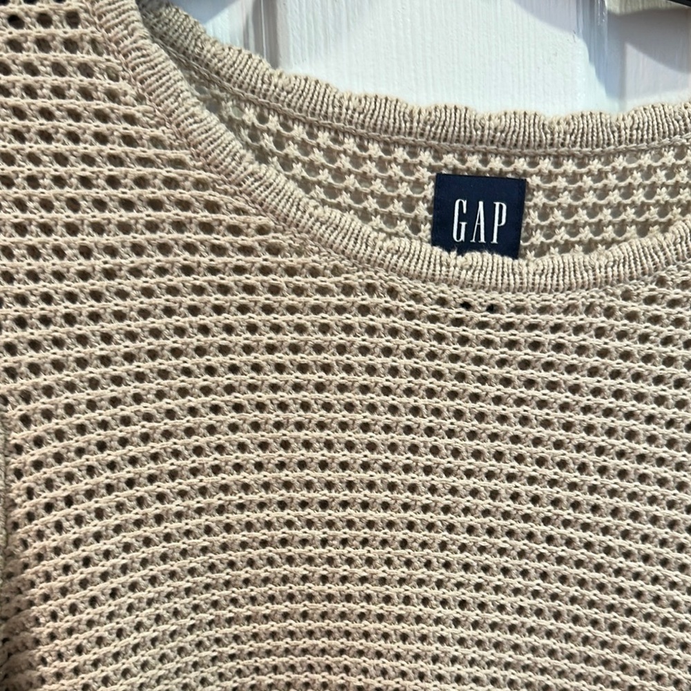 GAP Women's Cream Sweater - Picture 2 of 2